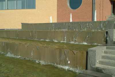 Moderne en strakke waterval
