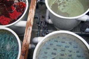 Meerkamer filtersysteem met meerdere ronde vaten